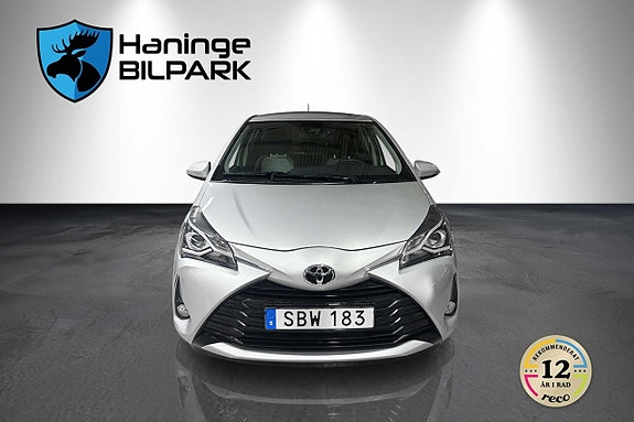 Toyota Yaris 3 of 22