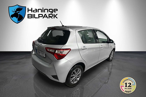 Toyota Yaris 6 of 22