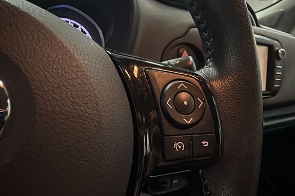 Toyota Yaris 15 of 22
