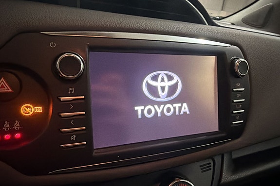 Toyota Yaris 16 of 22