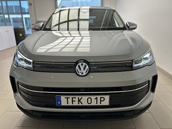 Volkswagen Tiguan 6 of 22