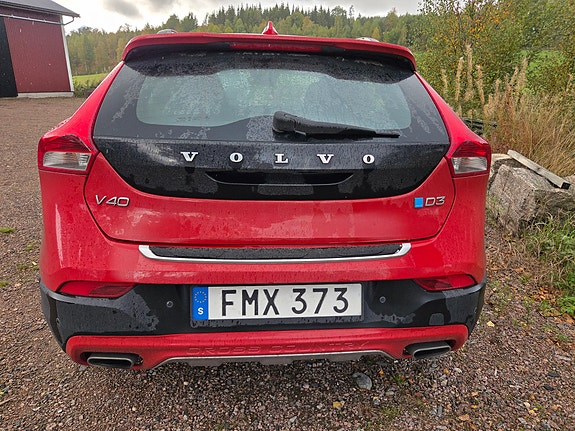 Volvo V40 Cross Country 4 of 6