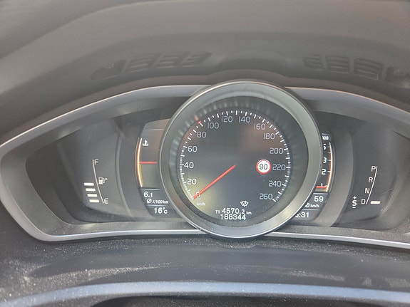 Volvo V40 Cross Country 6 of 6