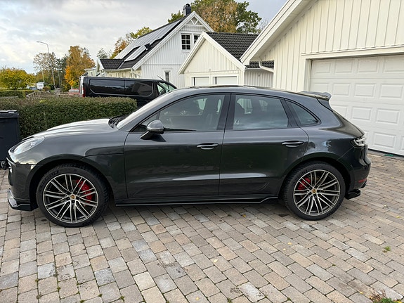 Porsche Macan GTS 2 of 5