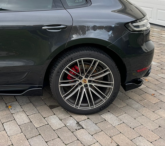 Porsche Macan GTS 3 of 5