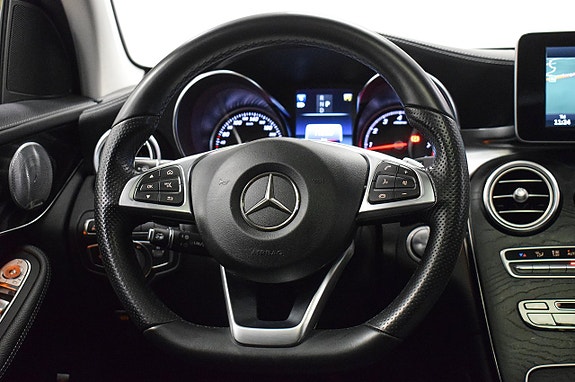 Mercedes-Benz GLC250 11 of 28