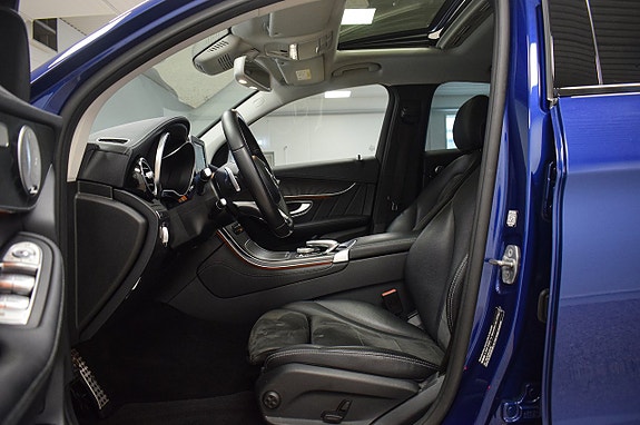 Mercedes-Benz GLC250 8 of 28