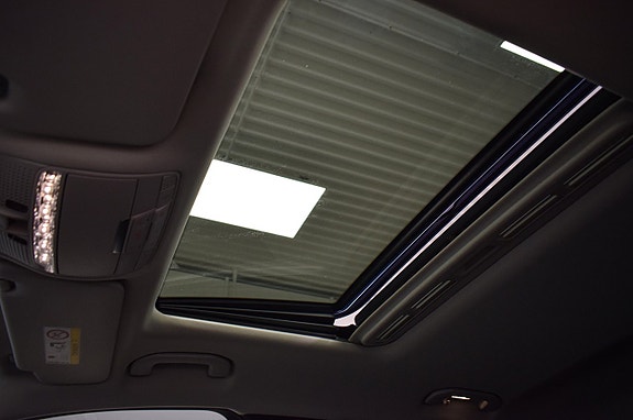 Mercedes-Benz GLC250 26 of 28