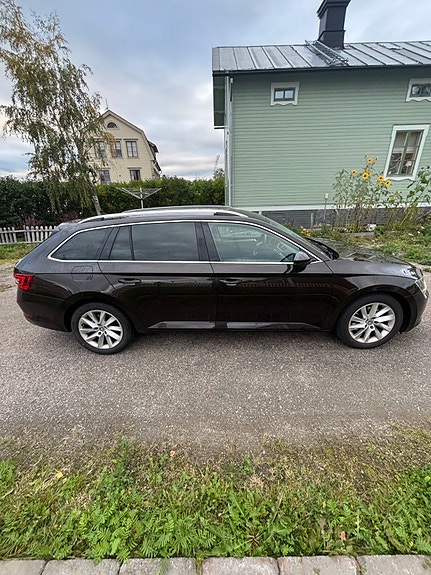 Skoda Superb 5 of 12