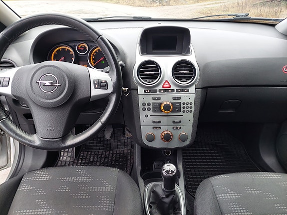 Opel Corsa 7 of 9
