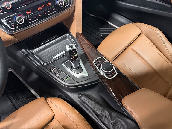 BMW 328i 16 of 29