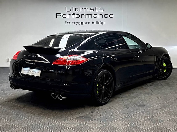 Porsche Panamera 4 2 of 24