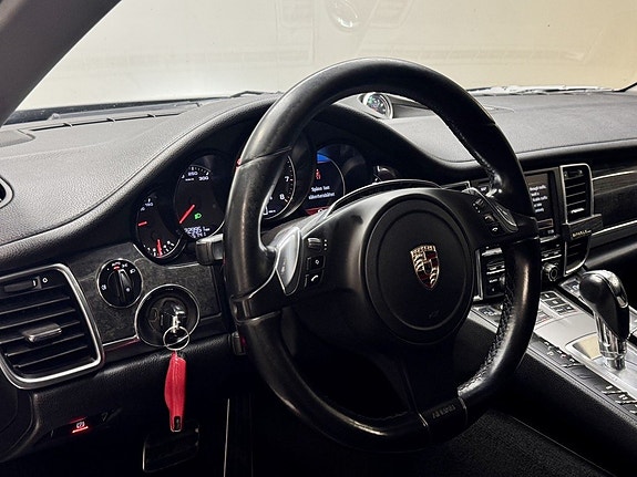 Porsche Panamera 4 9 of 24