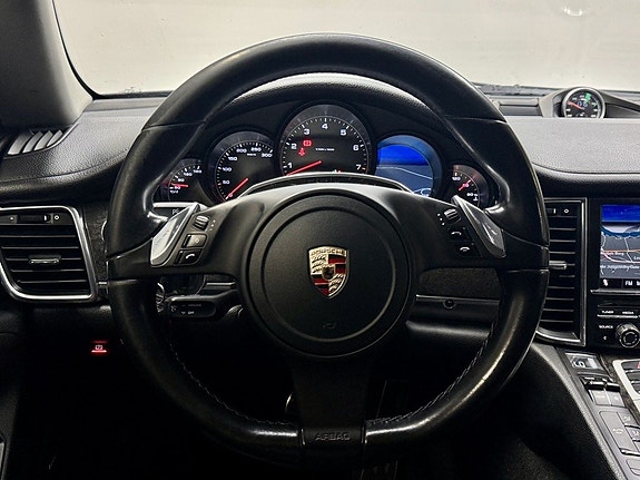Porsche Panamera 4 19 of 24