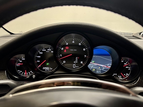 Porsche Panamera 4 21 of 24