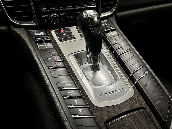 Porsche Panamera 4 11 of 24