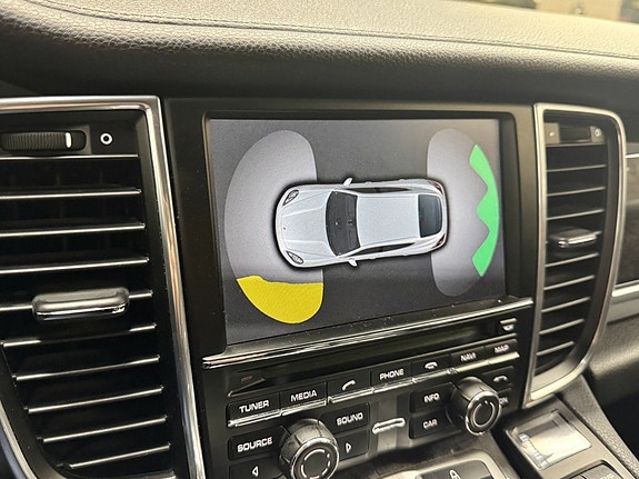 Porsche Panamera 4 24 of 24
