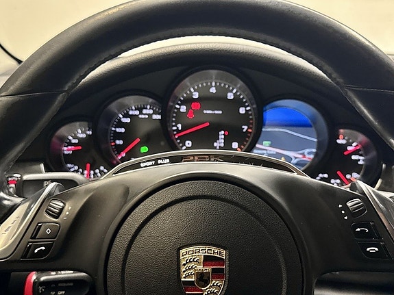 Porsche Panamera 4 20 of 24