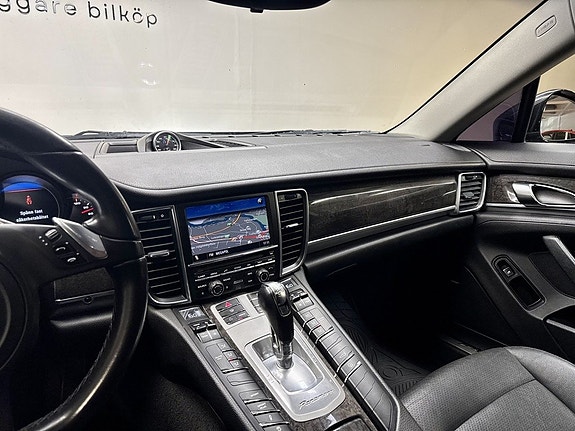 Porsche Panamera 4 10 of 24