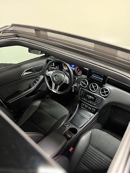 Mercedes-Benz A220 11 of 24
