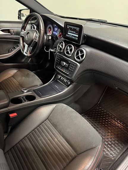 Mercedes-Benz A220 12 of 24