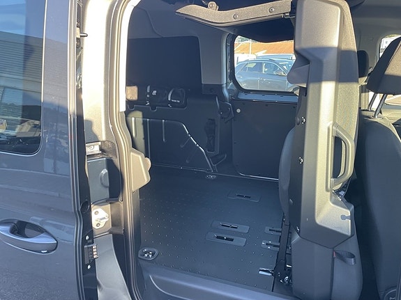 Volkswagen Caddy Maxi 8 of 13