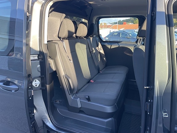 Volkswagen Caddy Maxi 13 of 13