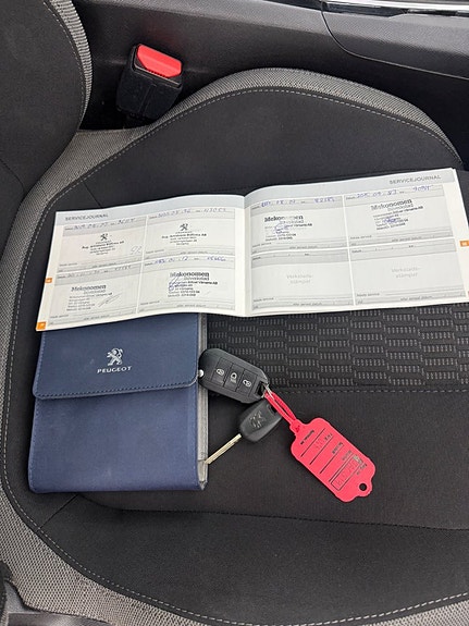 Peugeot 308 SW 14 of 14