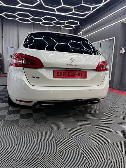 Peugeot 308 SW 6 of 14