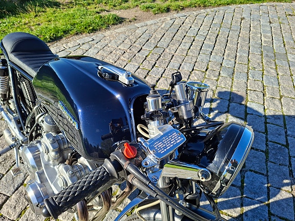 Honda CB750 6 of 13