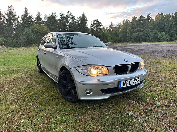 BMW 120i 2 of 6