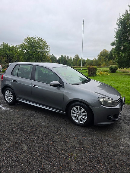 Volkswagen Golf VI 2 of 9