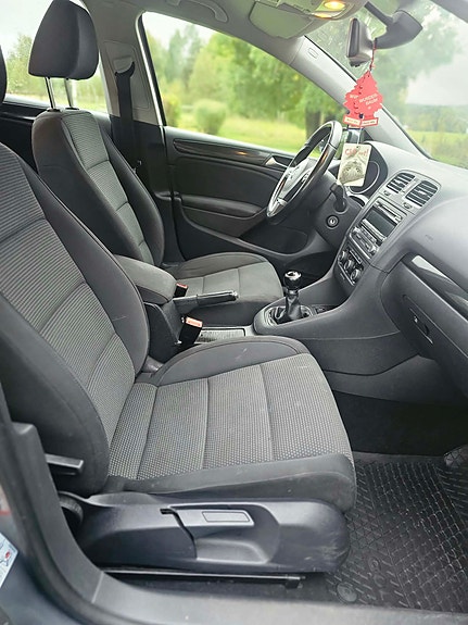 Volkswagen Golf VI 6 of 9