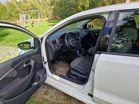 Volkswagen Polo 9 of 13