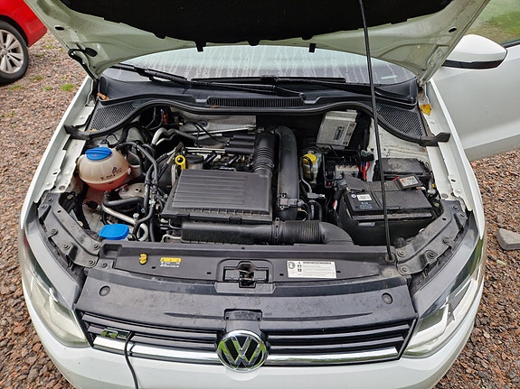 Volkswagen Polo 10 of 13