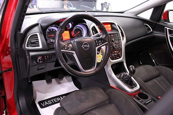 Opel Astra 8 of 25
