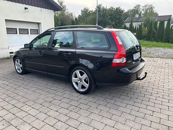 Volvo V50 4 of 13