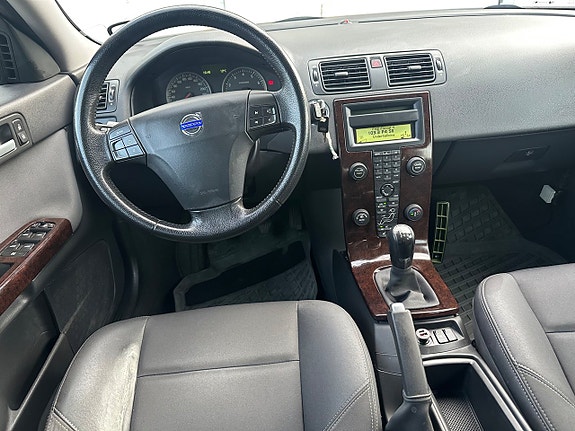 Volvo V50 9 of 13