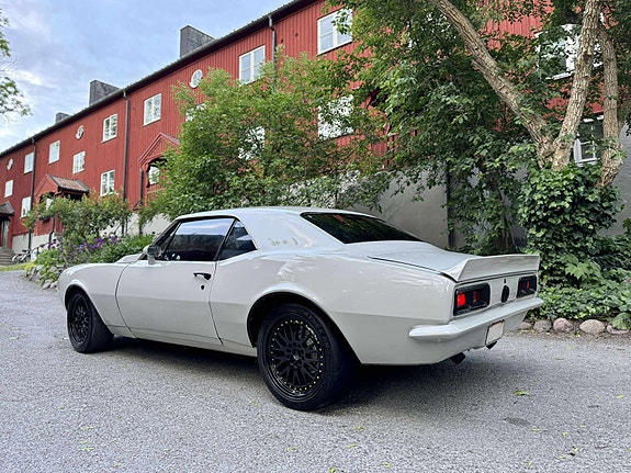 Chevrolet Camaro 2 of 10