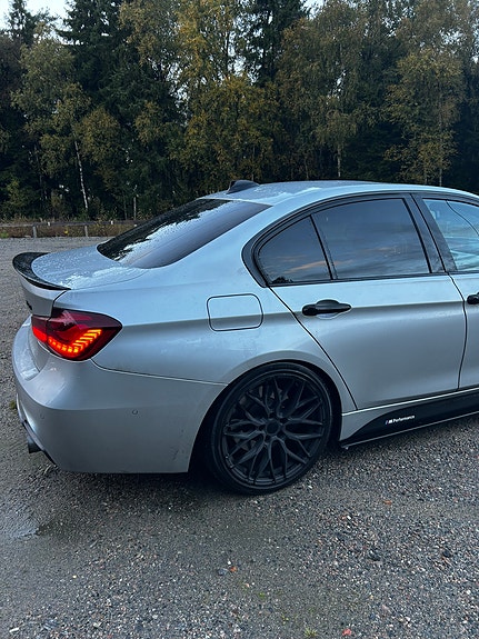 BMW 340i 4 of 9