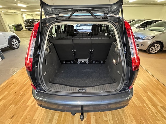 Ford C-Max 14 of 17
