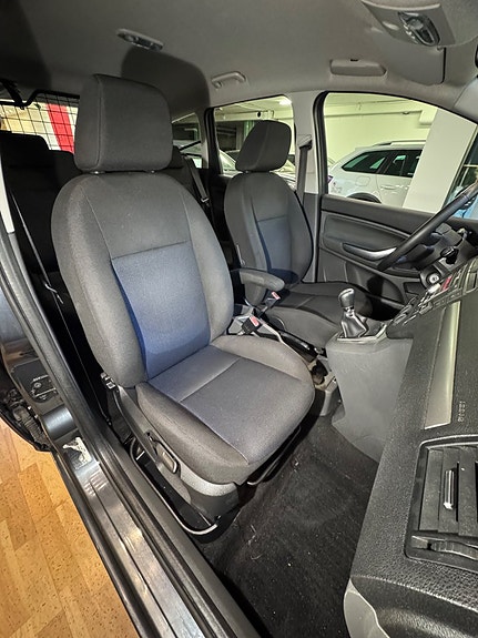 Ford C-Max 7 of 17
