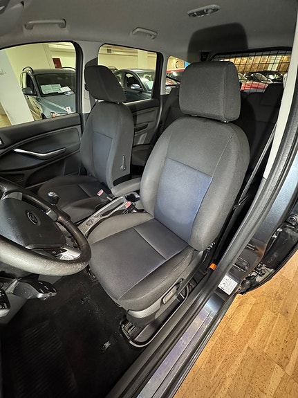 Ford C-Max 6 of 17
