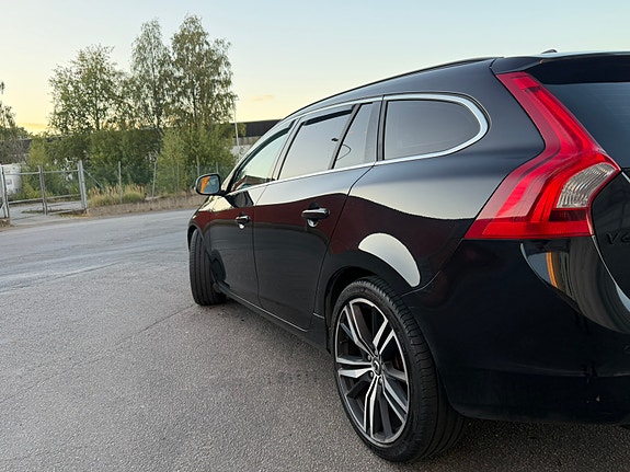 Volvo V60 3 of 12