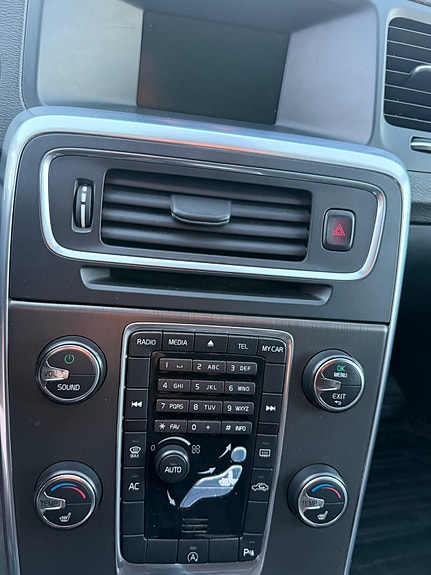 Volvo V60 8 of 12