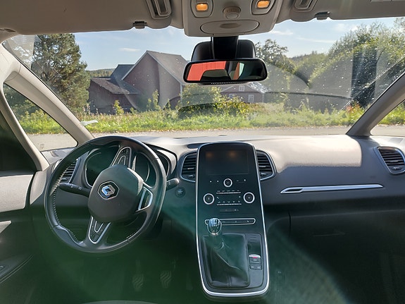 Renault Grand Scenic IV 7 of 8
