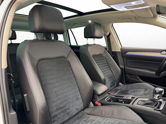 Volkswagen Passat 26 of 30