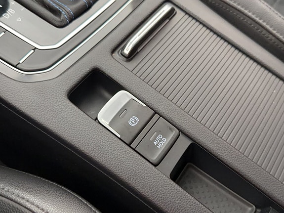 Volkswagen Passat 19 of 30