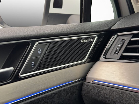 Volkswagen Passat 12 of 30