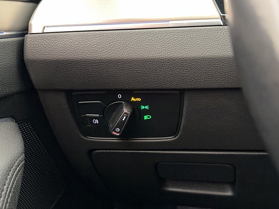 Volkswagen Passat 17 of 30